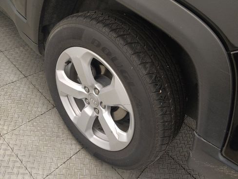 Used 2021 Jeep Compass Latitude w/ Convenience Group AWD/4WD image 31
