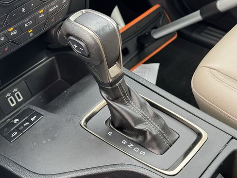 Used 2022 Ford Ranger Lariat w/ Equipment Group 501A High image 11