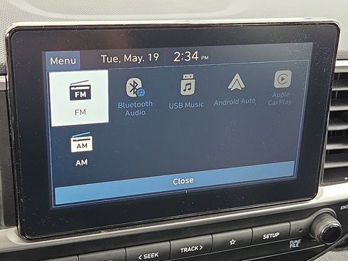 Used 2025 Hyundai Venue SEL FWD image 17