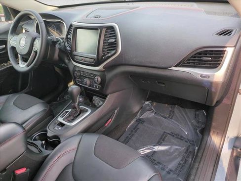 Used 2014 Jeep Cherokee Trailhawk w/ Comfort/Convenience Group AWD/4WD image 21