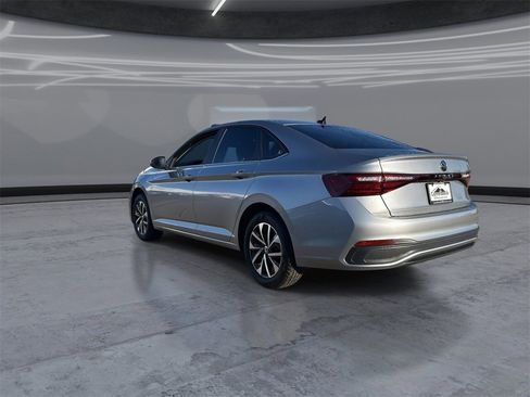 Certified 2025 Volkswagen Jetta S image 4