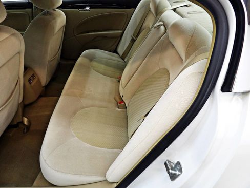 Used 2011 Buick Lucerne CX image 10