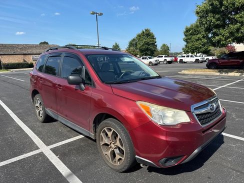 Used 2015 Subaru Forester 2.5i w/ Alloy Wheel Package AWD/4WD image 2
