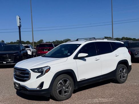 Used 2020 GMC Terrain SLT FWD image 1