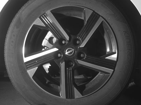 Used 2025 Nissan Sentra SV FWD image 15