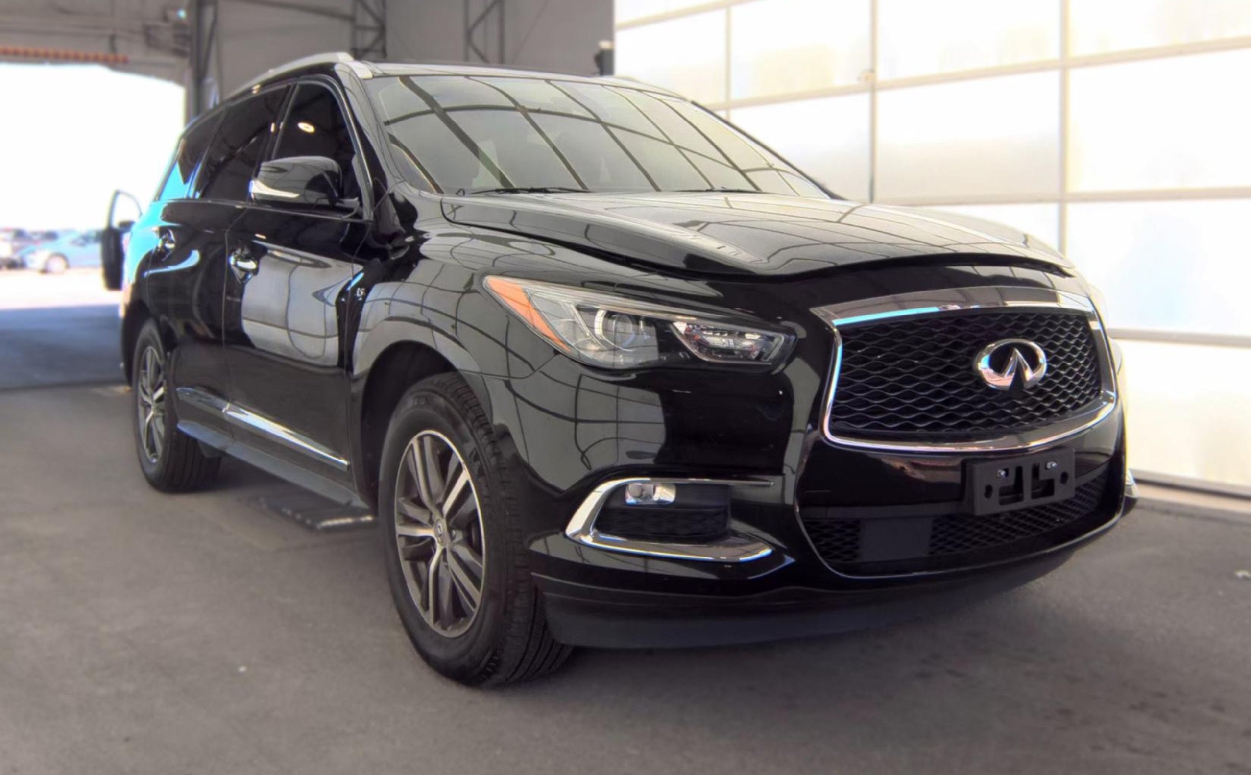 Used 2019 INFINITI QX60 Luxe AWD/4WD image 3