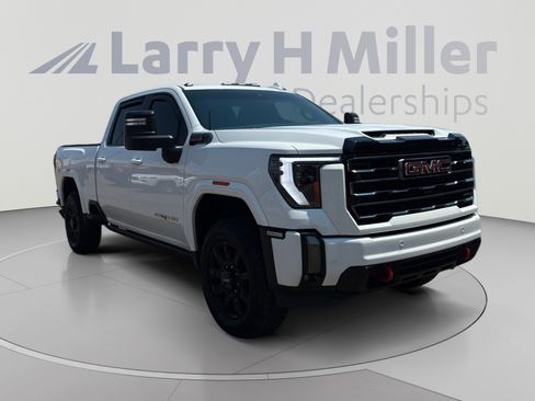 Used 2024 GMC Sierra 2500 AT4 w/ AT4 Premium Plus Package AWD/4WD image 7