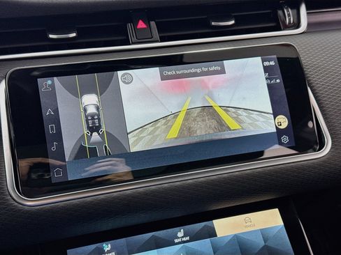 Used 2023 Land Rover Range Rover Evoque S image 2