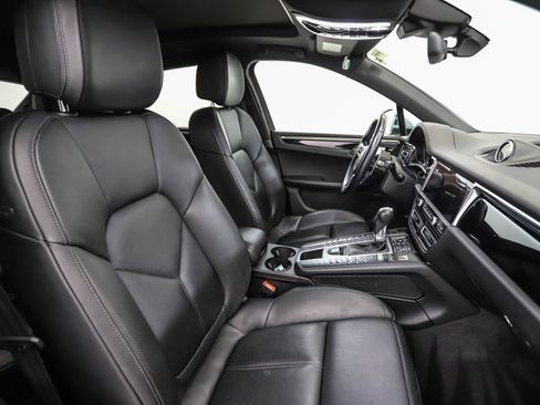 Used 2020 Porsche Macan image 29