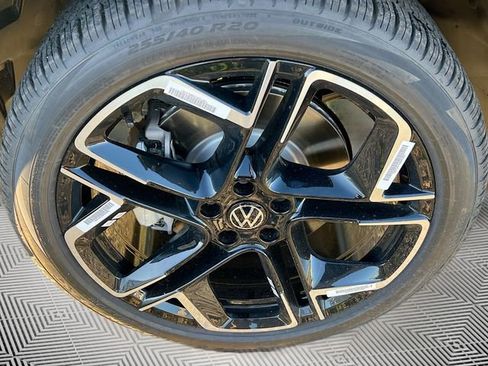 New 2026 Volkswagen Tiguan SEL R-Line image 33