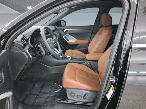 Used 2025 Audi Q3 2.0T Premium w/ Convenience Package image 5