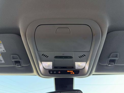 Used 2020 Chevrolet Equinox Premier image 24