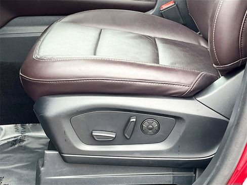 Used 2025 Ford Explorer Platinum image 19