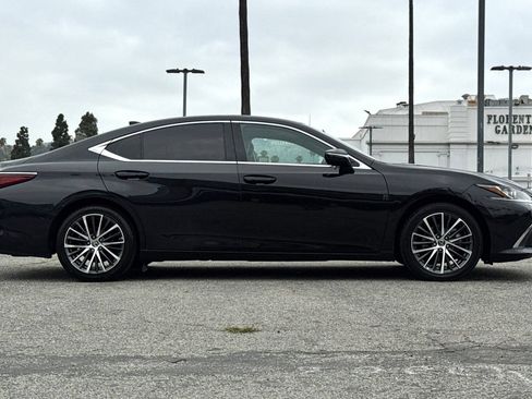 Used 2023 Lexus ES 350 w/ Premium Package FWD image 3