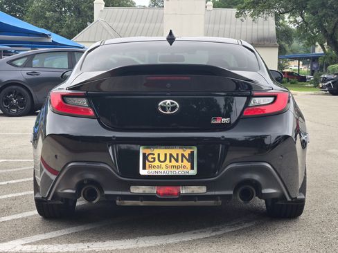 Used 2023 Toyota GR86 Premium RWD image 4