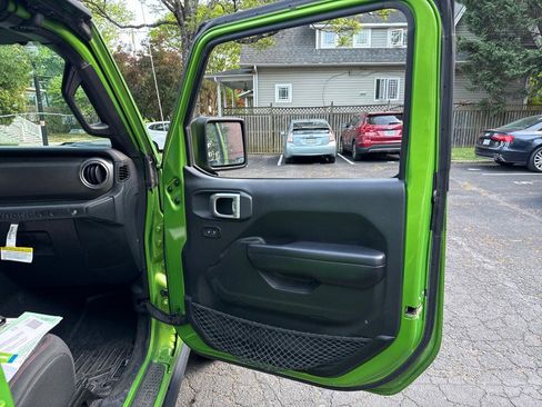 Used 2019 Jeep Wrangler Unlimited Rubicon AWD/4WD image 38