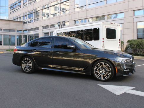 Used 2018 BMW 530i xDrive AWD/4WD image 2