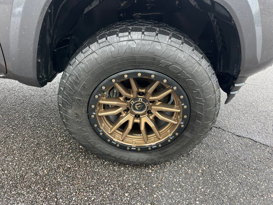 Used 2021 Toyota Tacoma TRD Sport AWD/4WD image 25
