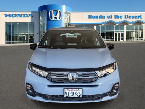 Used 2025 Honda Odyssey Sport-L image 2