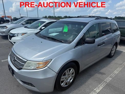 Used 2011 Honda Odyssey LX image 2