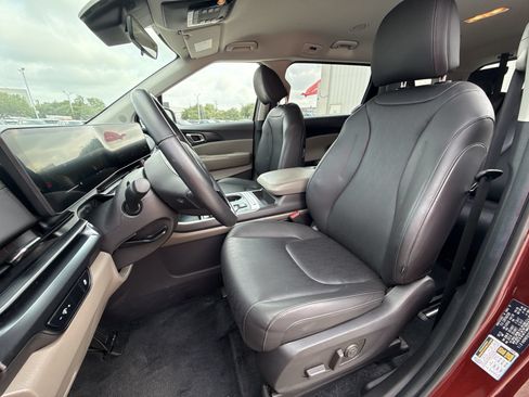 Used 2026 Kia Carnival FWD image 13