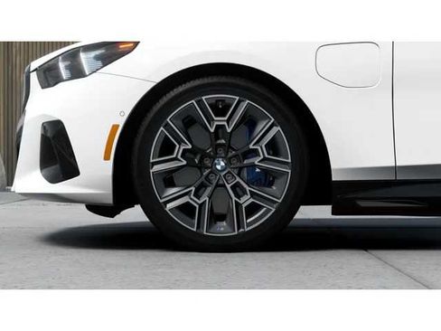 New 2027 BMW 550e xDrive AWD/4WD image 7