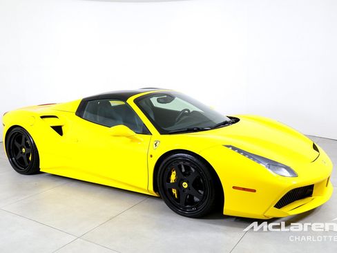 Used 2017 Ferrari 488 Spider RWD image 3