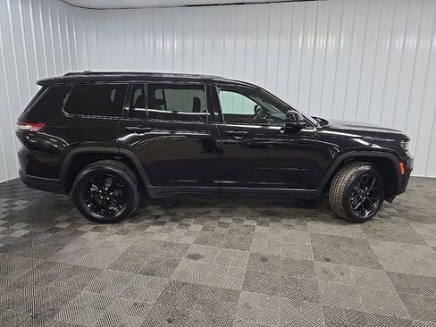 Used 2024 Jeep Grand Cherokee L Laredo AWD/4WD image 2