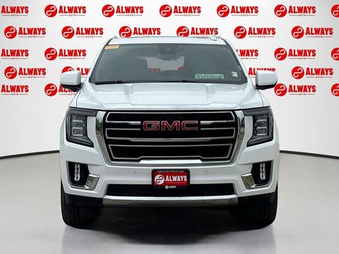 Used 2023 GMC Yukon XL SLT AWD/4WD image 2