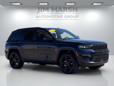 Certified 2024 Jeep Grand Cherokee Limited w/ Black Appearance Package image 8