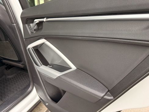 Used 2020 Audi Q3 2.0T Premium image 17