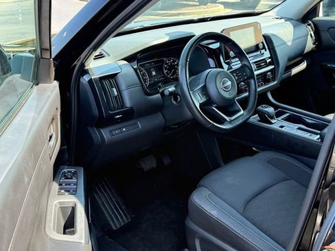 Certified 2024 Nissan Pathfinder SV FWD image 10