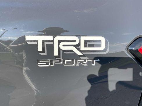 Used 2025 Toyota Tacoma TRD Sport image 11