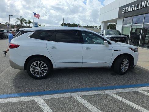 Used 2020 Buick Enclave Premium w/ Sun and Sites Package image 7