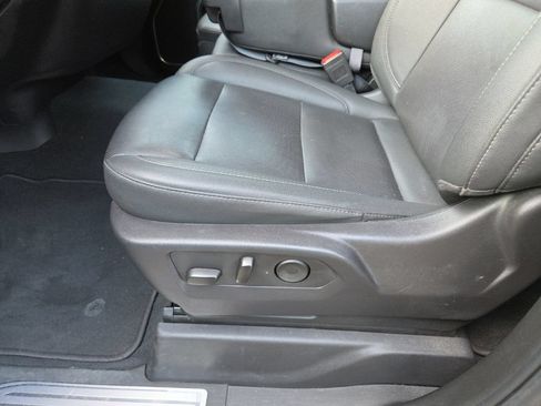 Used 2025 GMC Sierra 1500 SLT RWD image 18