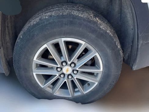 Used 2023 Chevrolet Traverse LT image 6