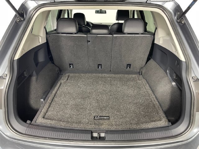 Used 2020 Volkswagen Tiguan SE w/ Panoramic Sunroof Package AWD/4WD image 17