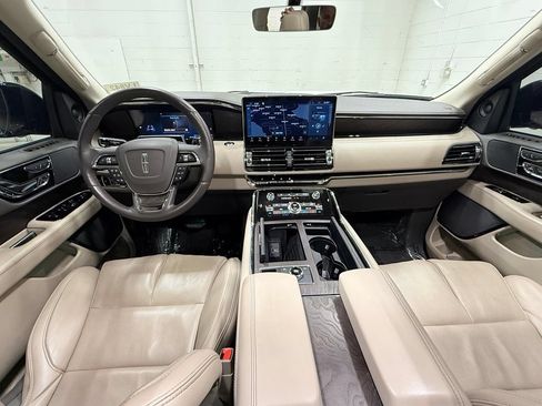 Used 2024 Lincoln Navigator L Reserve AWD/4WD image 42