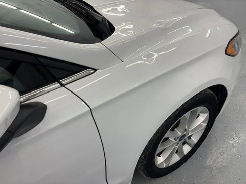 Used 2020 Ford Fusion SE FWD image 29