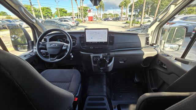 Used 2023 Ford E-Transit Medium Roof RWD image 29