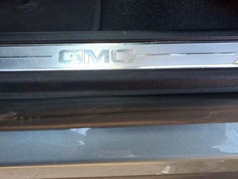 Used 2023 GMC Acadia SLT w/ Preferred Package AWD/4WD image 21