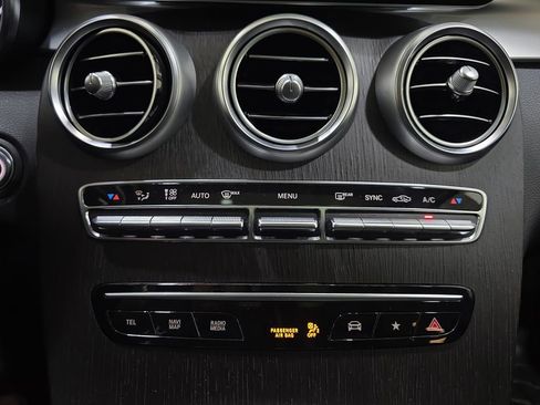 Used 2021 Mercedes-Benz GLC 300 GLC 300 image 26