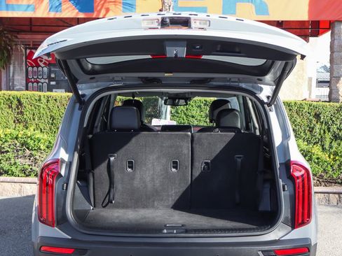 Used 2022 Kia Telluride EX w/ EX Premium Package image 8