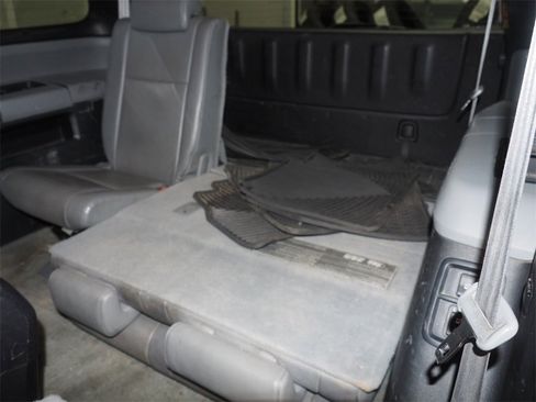 Used 2010 Toyota Sequoia Platinum image 9