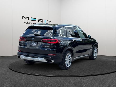 Used 2021 BMW X5 xDrive40i w/ Parking Assistance Package AWD/4WD image 9