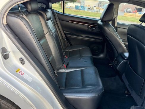 Used 2013 Lexus ES 350 w/ Luxury Pkg FWD image 13