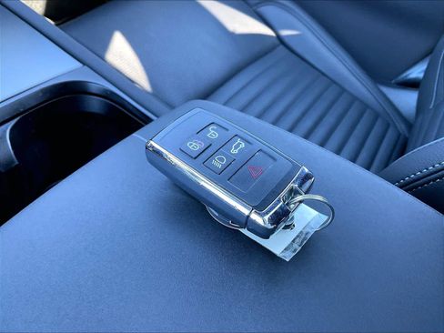 Used 2025 Land Rover Discovery Sport Dynamic SE image 13