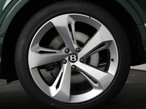 New 2025 Bentley Bentayga image 49