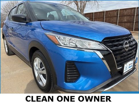 Used 2025 Nissan Kicks Play S image 2