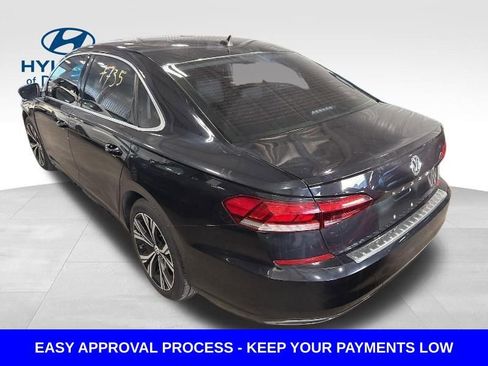 Used 2021 Volkswagen Passat 2.0T SE FWD image 3